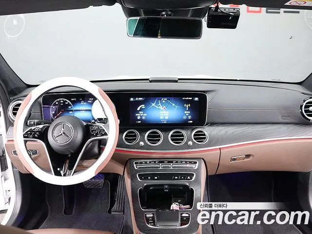 Mercedes-Benz E-Class — Фото автомобиля 13