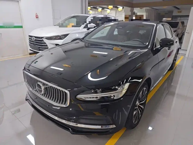 Фотография автомобиля — Volvo S90