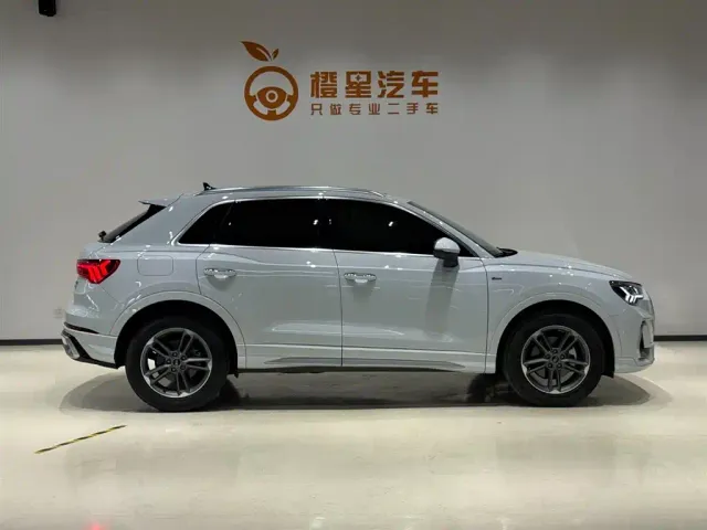 Audi Q3 — Фото автомобиля 3