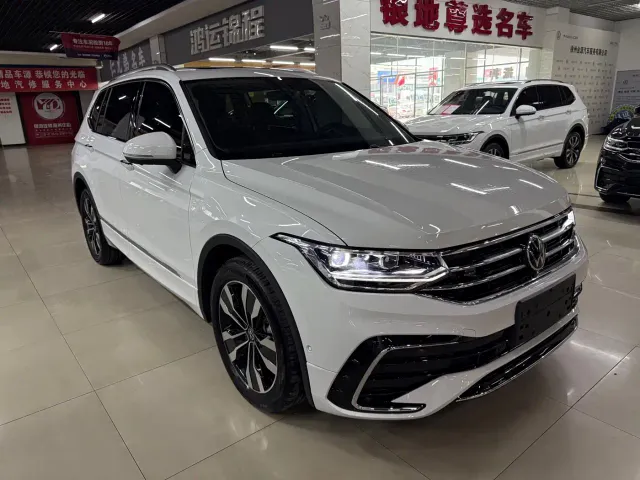 Volkswagen Tiguan L — Фото автомобиля 3