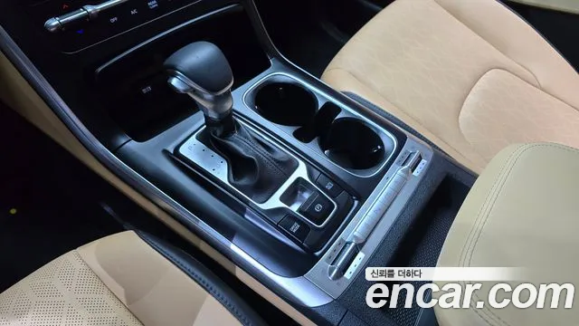 Kia Carnival Generation 4 — Фото автомобиля 12