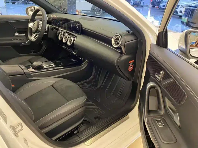Mercedes-Benz A-Class — Фото автомобиля 13
