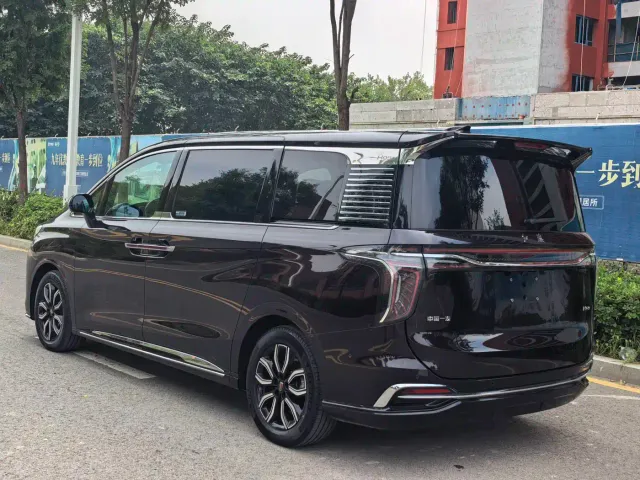 Hongqi HQ9 — Фото автомобиля 7