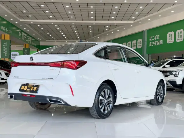 Changan Eado — Фото автомобиля 4