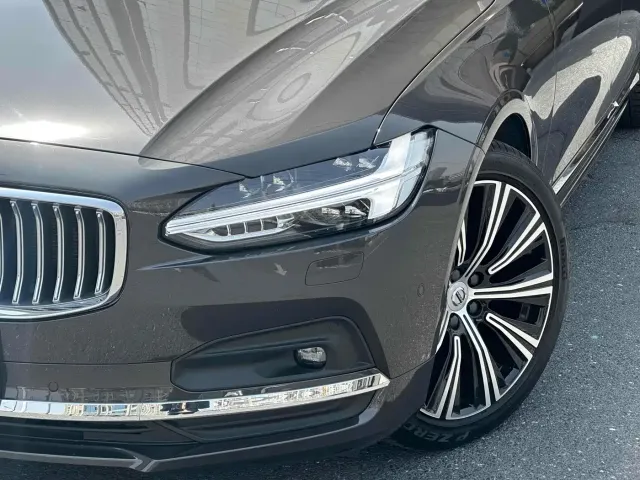 Volvo Volvo S90 2023 B5 Intelligent Vision Luxury Edition — Фото автомобиля 4