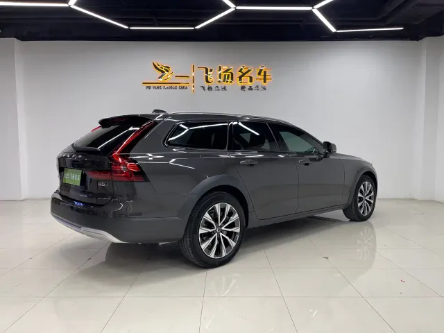 Volvo V90 — Фото автомобиля 19