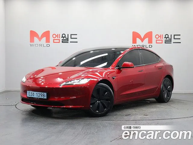 Фотография автомобиля — Tesla Model 3