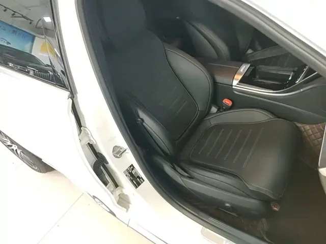 Mercedes-Benz C-Class — Фото автомобиля 24