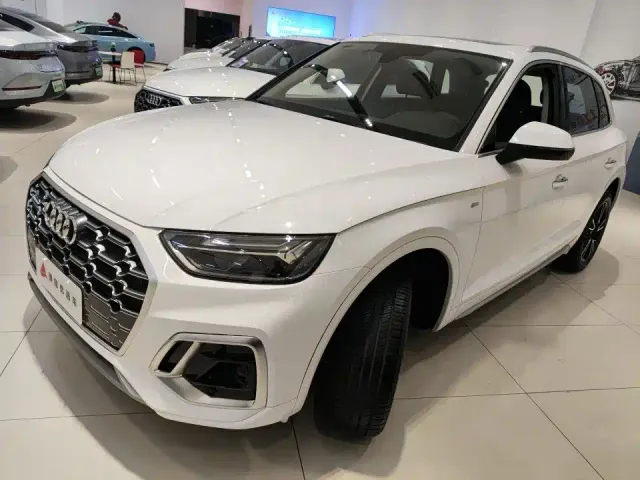 Фотография автомобиля — Audi Q5L