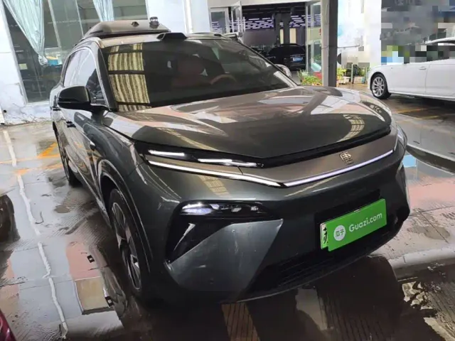 BYD Tang L — Фото автомобиля 3