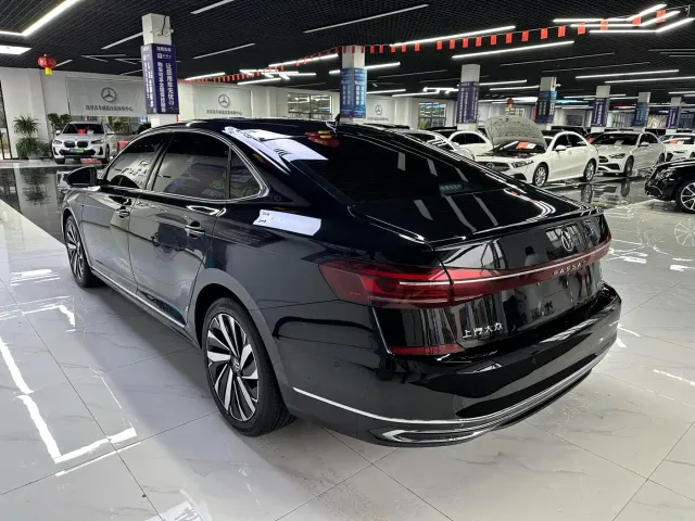 Volkswagen Passat — Фото автомобиля 7