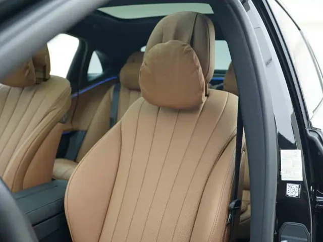 Mercedes-Benz E-Class — Фото автомобиля 11