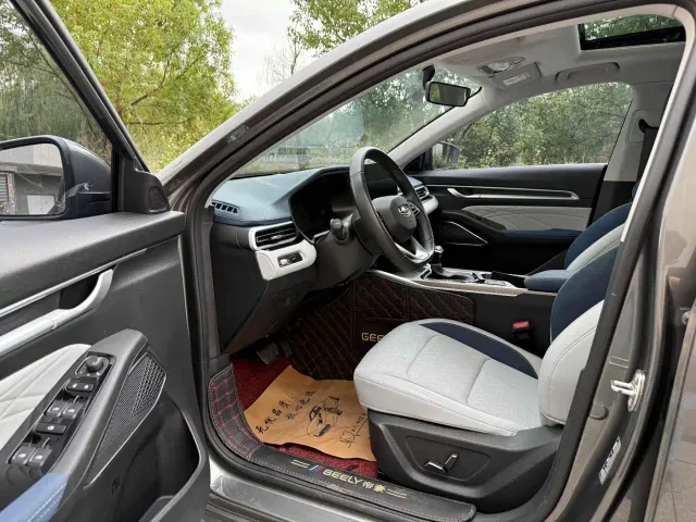 Geely Emgrand — Фото автомобиля 7