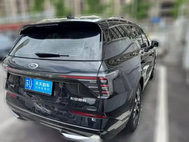 Ford Edge — Фото автомобиля 2
