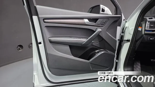 Audi Q5 FY — Фото автомобиля 24
