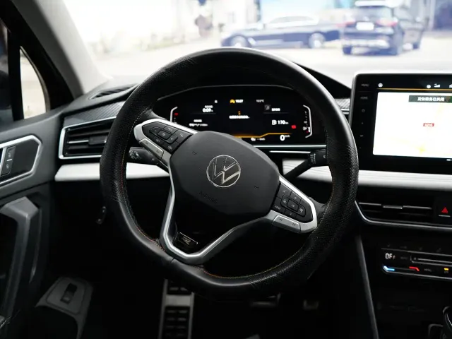 Volkswagen Tiguan L — Фото автомобиля 14
