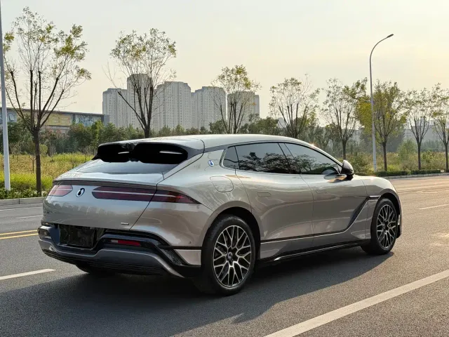 Denza Z9GT — Фото автомобиля 7