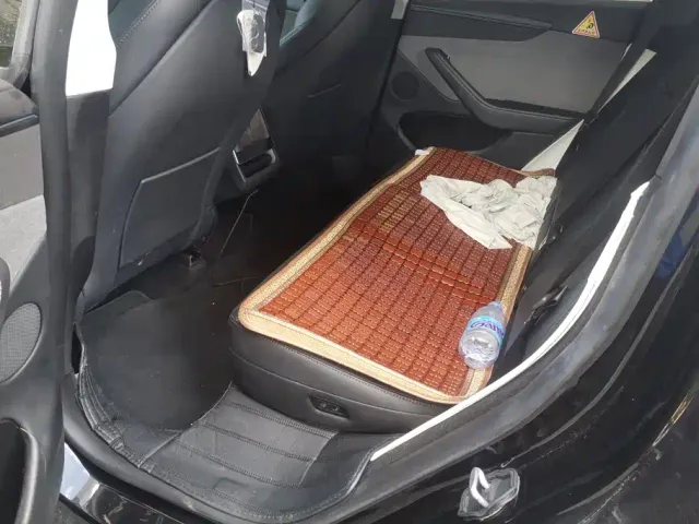 Tesla Model Y — Фото автомобиля 10