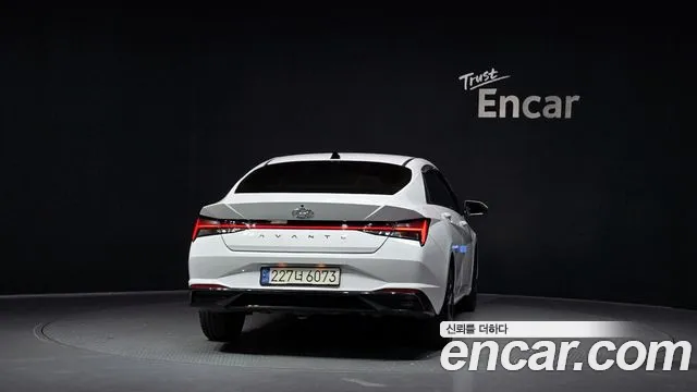 Hyundai AVANTE Avante (CN7) — Фото автомобиля 4