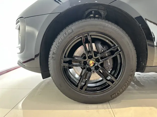 Porsche Macan — Фото автомобиля 25