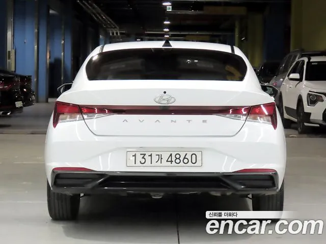 Hyundai Avante CN7 — Фото автомобиля 4