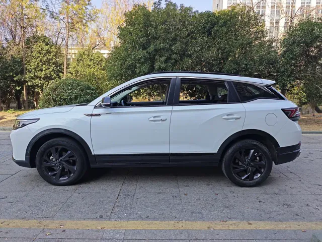 Dongfeng Fengshen AX7 — Фото автомобиля 11