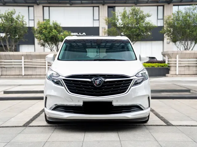 Buick GL8 — Фото автомобиля 2