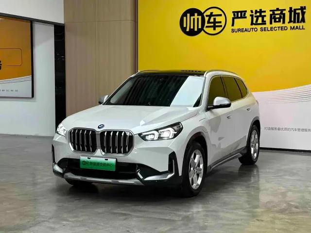 Фотография автомобиля — BMW iX1