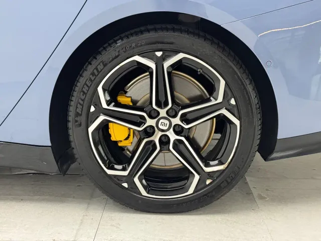 Xiaomi SU7 — Фото автомобиля 16