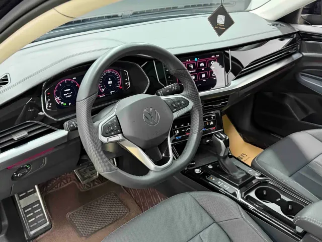 Volkswagen Passat — Фото автомобиля 12