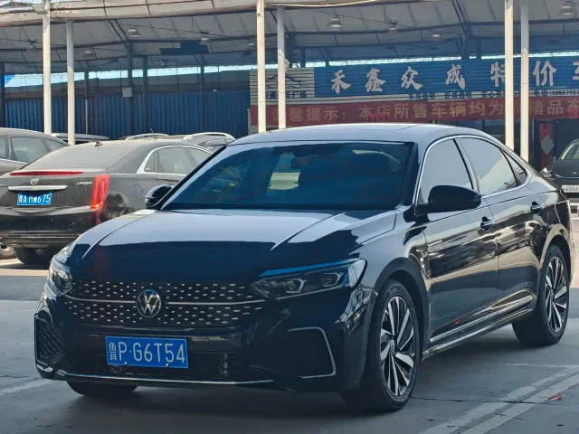 Фотография автомобиля — Volkswagen Passat
