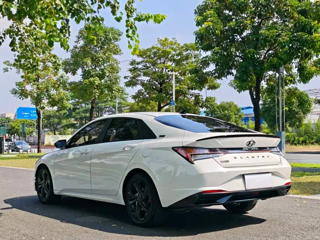 Hyundai Elantra — Фото автомобиля 8