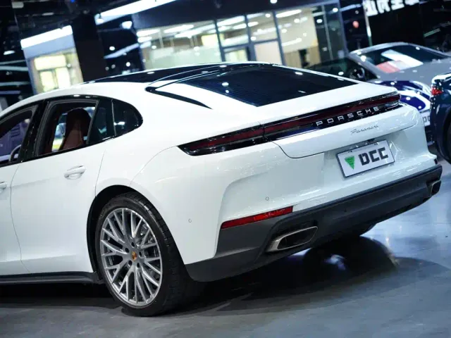 Porsche Panamera — Фото автомобиля 7