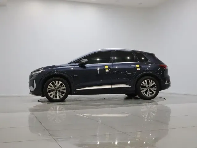 Audi Q4 e-tron — Фото автомобиля 8