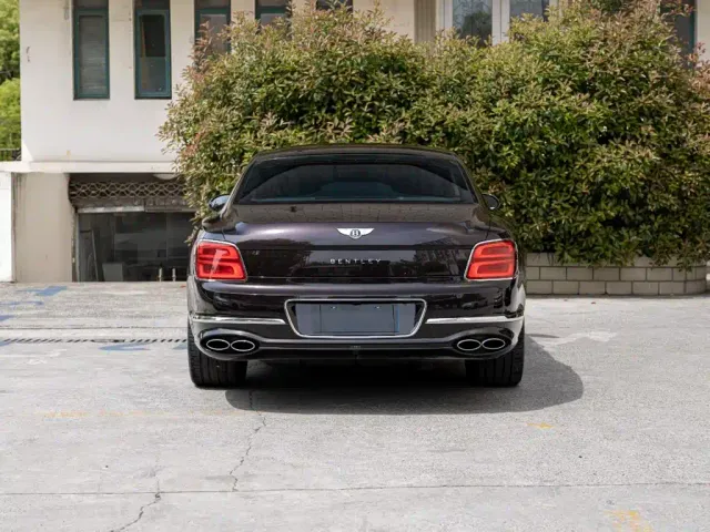 Bentley Flying Spur — Фото автомобиля 5