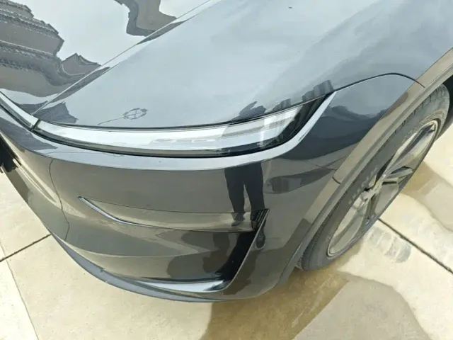 Tesla Model Y — Фото автомобиля 23