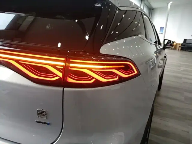 BYD Tang New Energy 2026 Smart Drive Edition DM-i 160KM Premium — Фото автомобиля 7