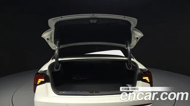 Kia K5 Новый K5 3 поколение 2.0 LPi(Для проката) — Фото автомобиля 28