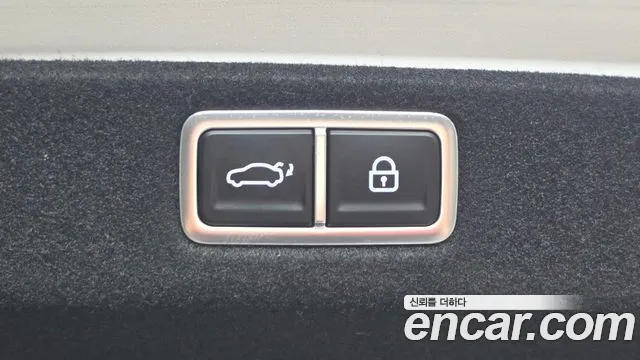Hyundai Grandeur Grandeur (GN7) 2.5 Бензин 2WD — Фото автомобиля 18