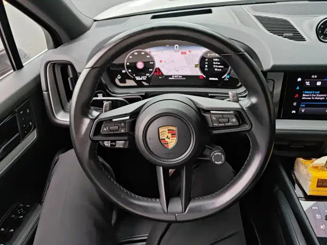 Porsche Cayenne — Фото автомобиля 15