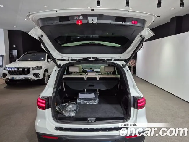 Mercedes-Benz EQB — Фото автомобиля 16