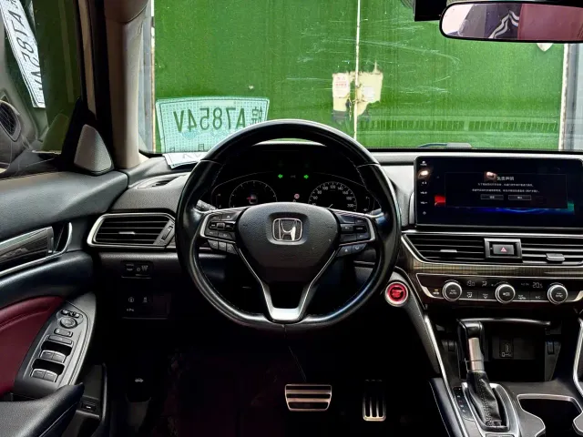 Honda Accord — Фото автомобиля 10