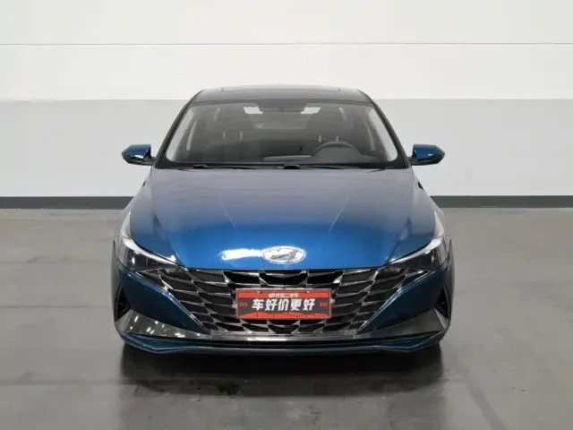 Hyundai Elantra — Фото автомобиля 3