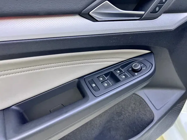 Volkswagen Golf — Фото автомобиля 9