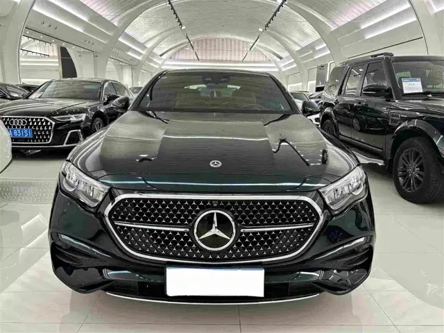 Mercedes-Benz E-Class — Фото автомобиля 2