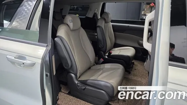 Kia Carnival 4th Gen — Фото автомобиля 18