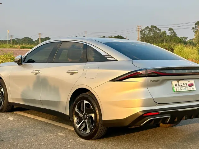 Geely Galaxy L6 — Фото автомобиля 7