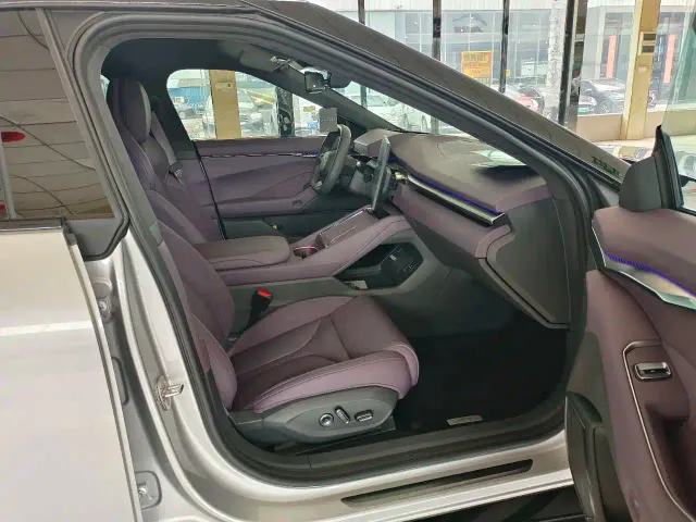 Xpeng P7 — Фото автомобиля 21