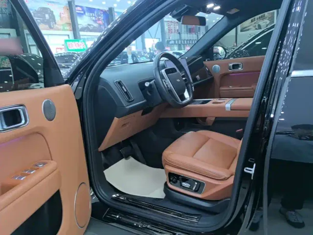 Li Auto L7 — Фото автомобиля 15
