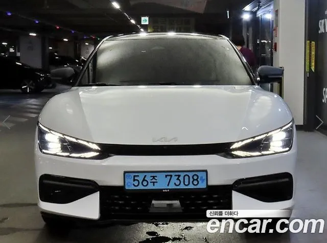 Kia EV6 — Фото автомобиля 2